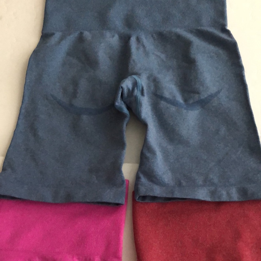 Women’s Shorts Yoga Athletic Unbranded SZ XS Bundle of 3 Pink Blue Rust like new - Picture 8 of 8